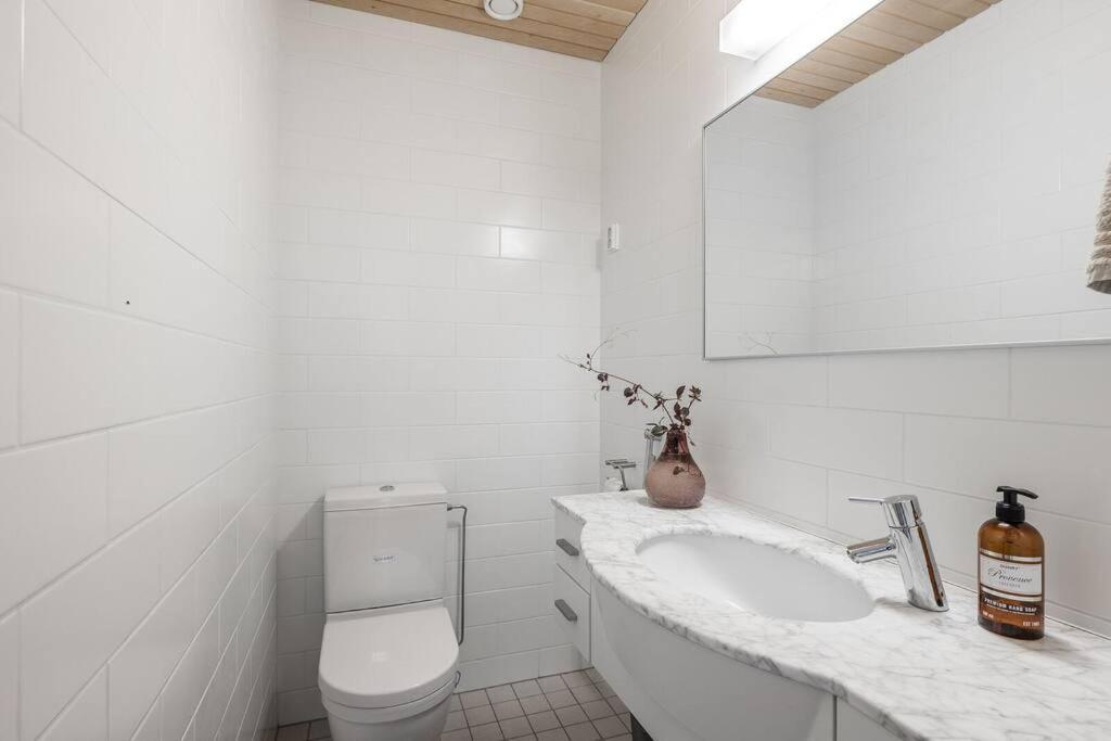 Spacious Home With Four Terrace, Sauna, Sea View ヘルシンキ エクステリア 写真