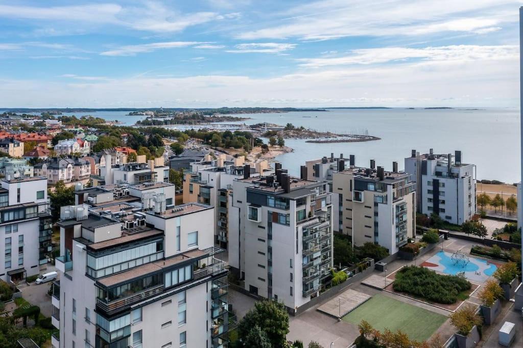 Spacious Home With Four Terrace, Sauna, Sea View ヘルシンキ エクステリア 写真