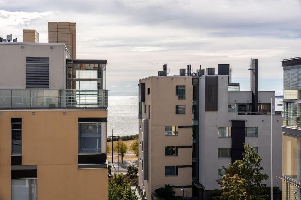 Spacious Home With Four Terrace, Sauna, Sea View ヘルシンキ エクステリア 写真
