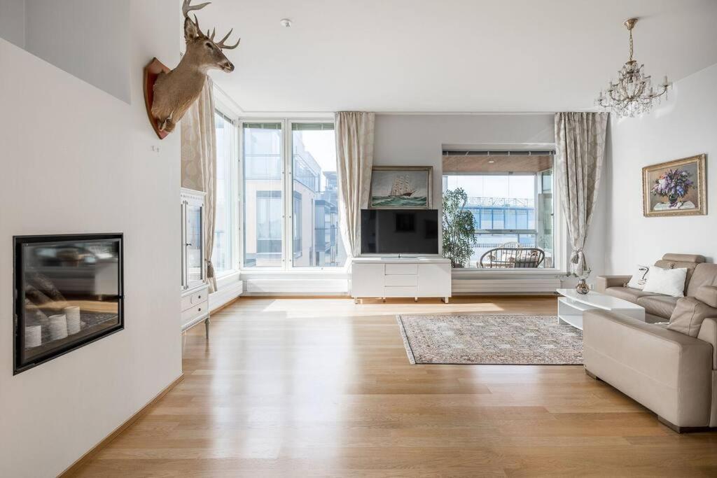 Spacious Home With Four Terrace, Sauna, Sea View ヘルシンキ エクステリア 写真