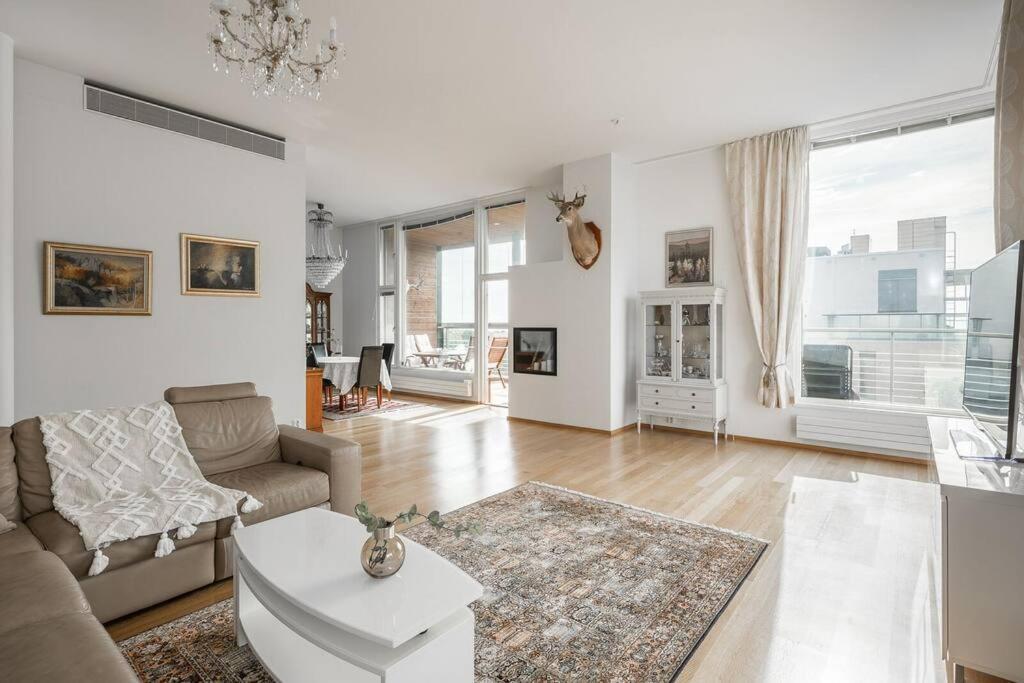 Spacious Home With Four Terrace, Sauna, Sea View ヘルシンキ エクステリア 写真
