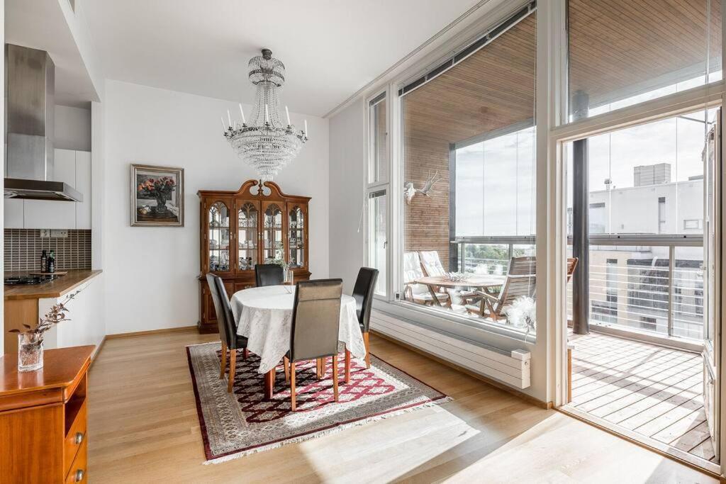 Spacious Home With Four Terrace, Sauna, Sea View ヘルシンキ エクステリア 写真