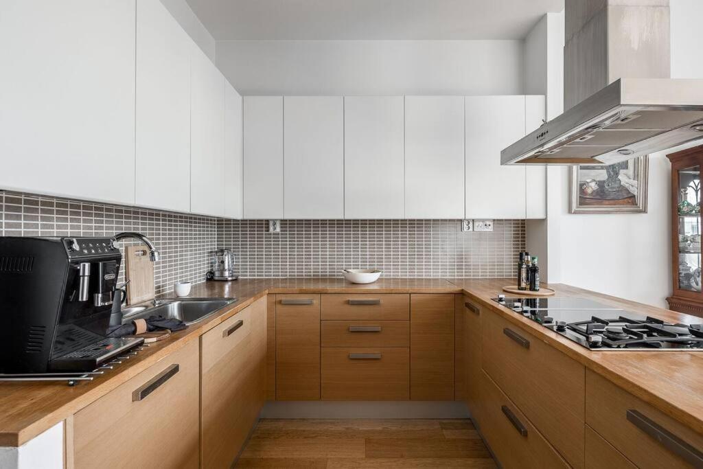 Spacious Home With Four Terrace, Sauna, Sea View ヘルシンキ エクステリア 写真