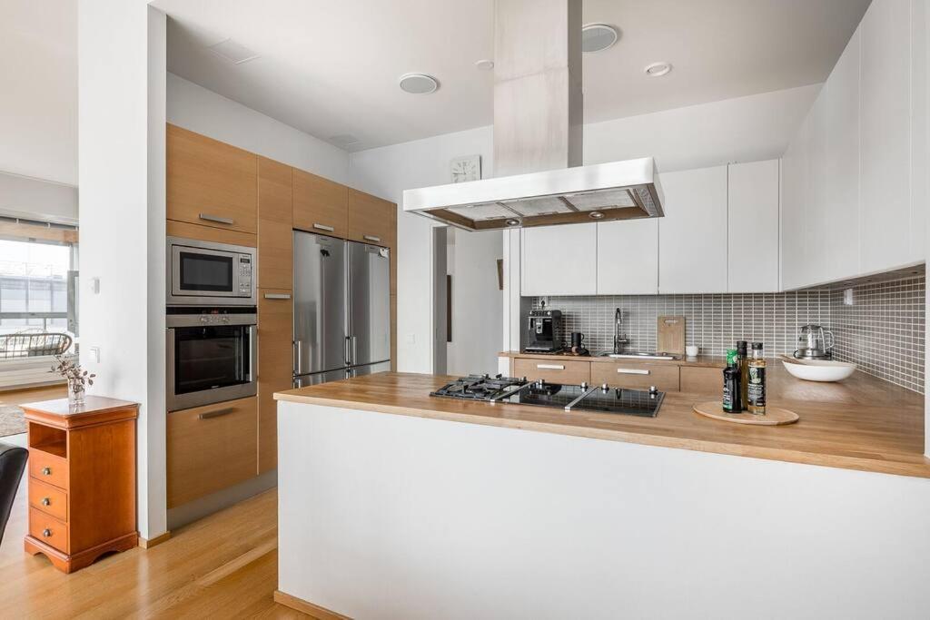 Spacious Home With Four Terrace, Sauna, Sea View ヘルシンキ エクステリア 写真