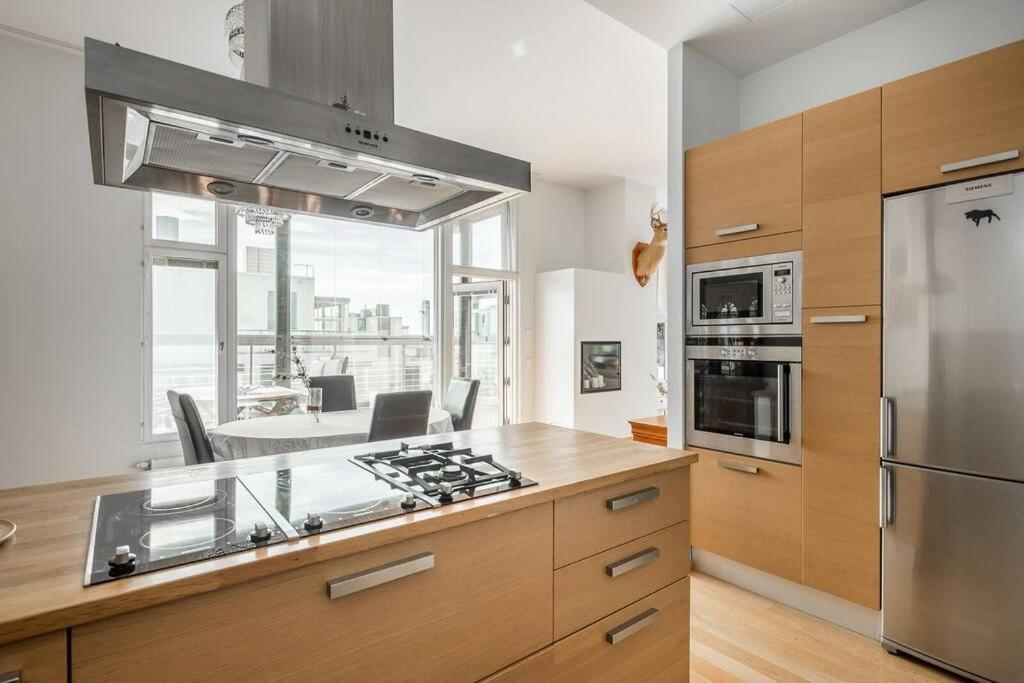Spacious Home With Four Terrace, Sauna, Sea View ヘルシンキ エクステリア 写真