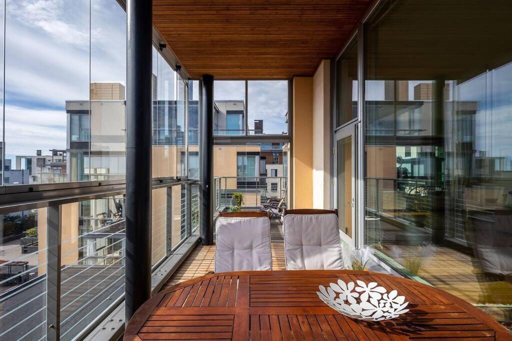 Spacious Home With Four Terrace, Sauna, Sea View ヘルシンキ エクステリア 写真